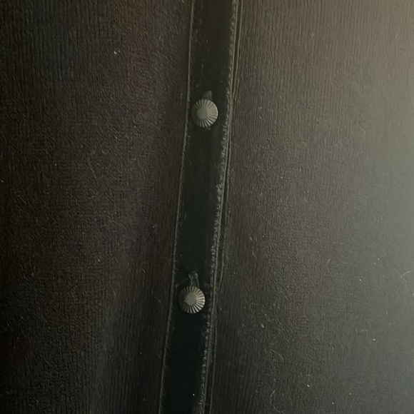 VTG-fashion bug-26/28-black-floral,button down, embroidered, cardigan sweater. - Picture 7 of 14